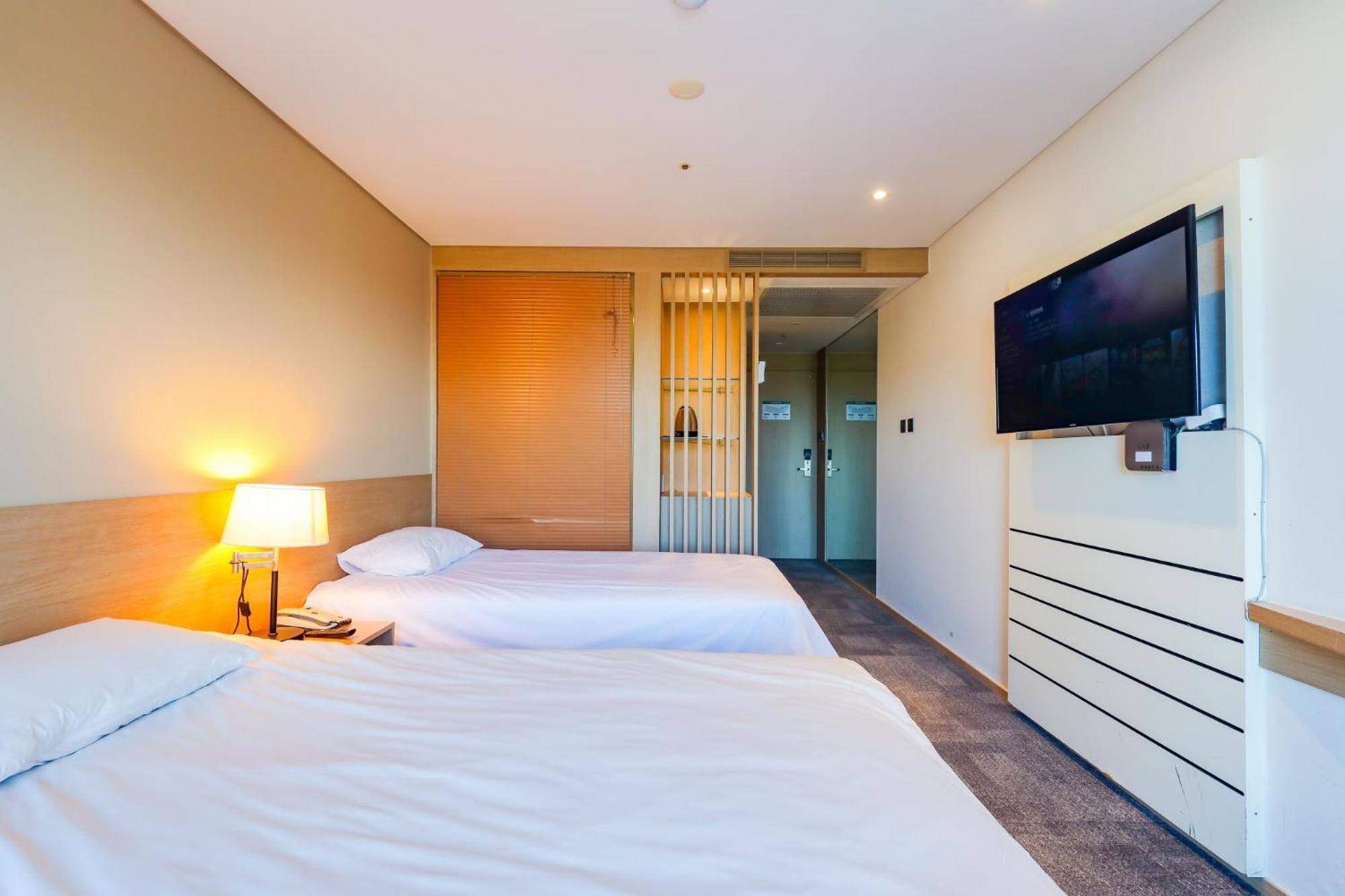 From H The Best Hotel Jeju Seongsan Σεογκουίπο Εξωτερικό φωτογραφία
