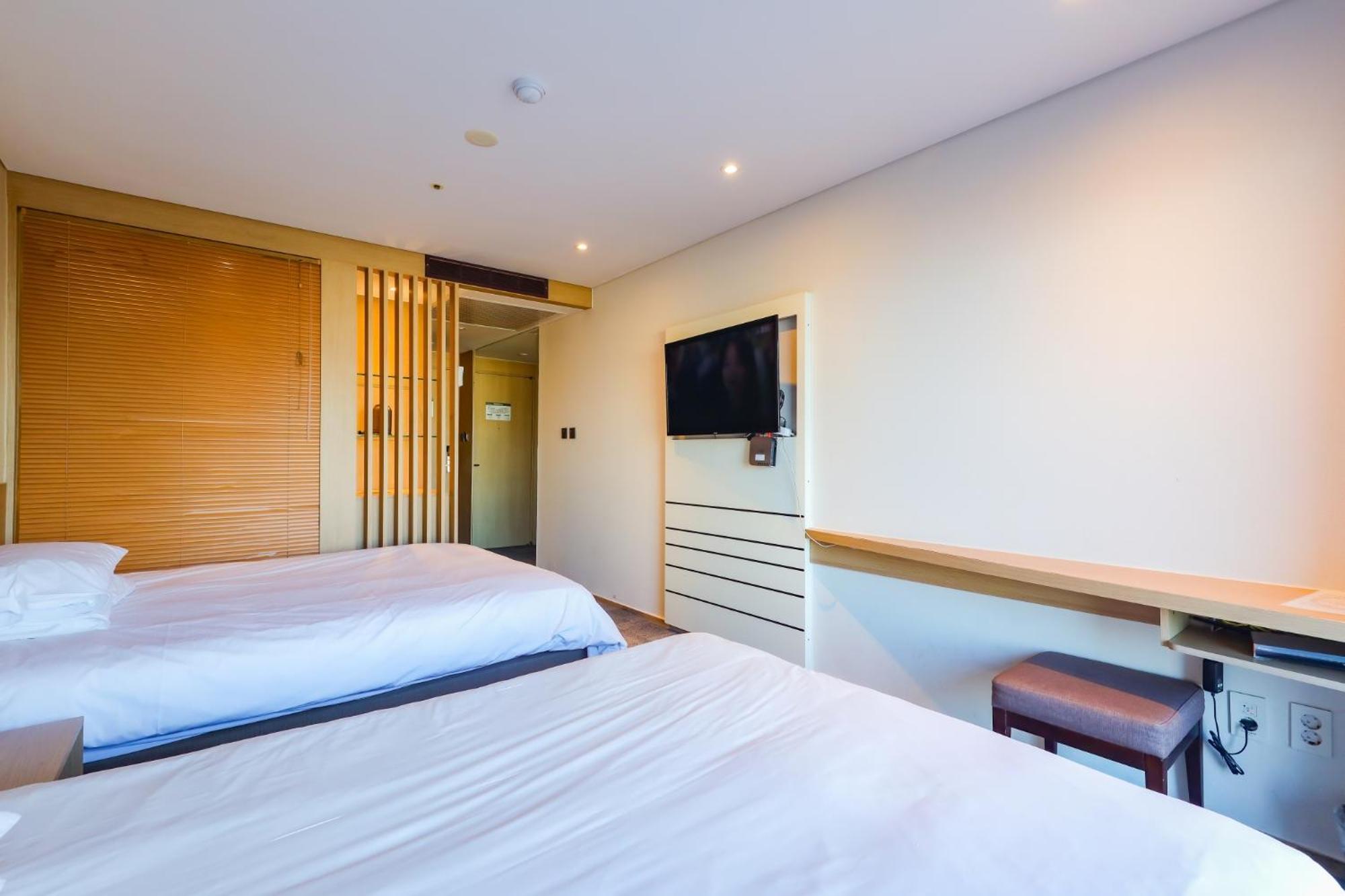 From H The Best Hotel Jeju Seongsan Σεογκουίπο Εξωτερικό φωτογραφία