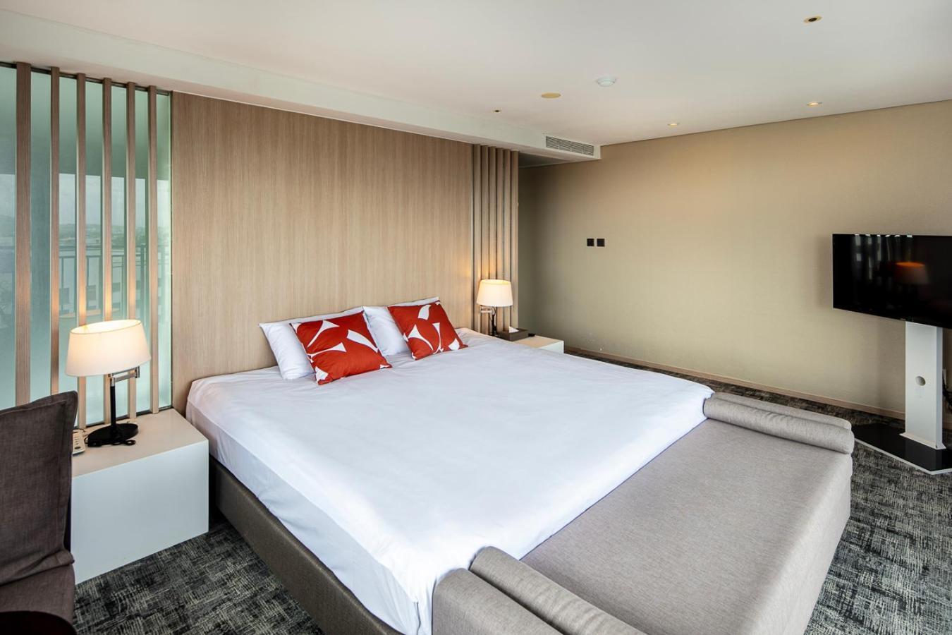 From H The Best Hotel Jeju Seongsan Σεογκουίπο Εξωτερικό φωτογραφία